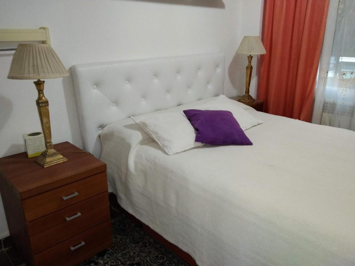 Habitaciones Individuales En Apartamento Madrid Buitenkant foto