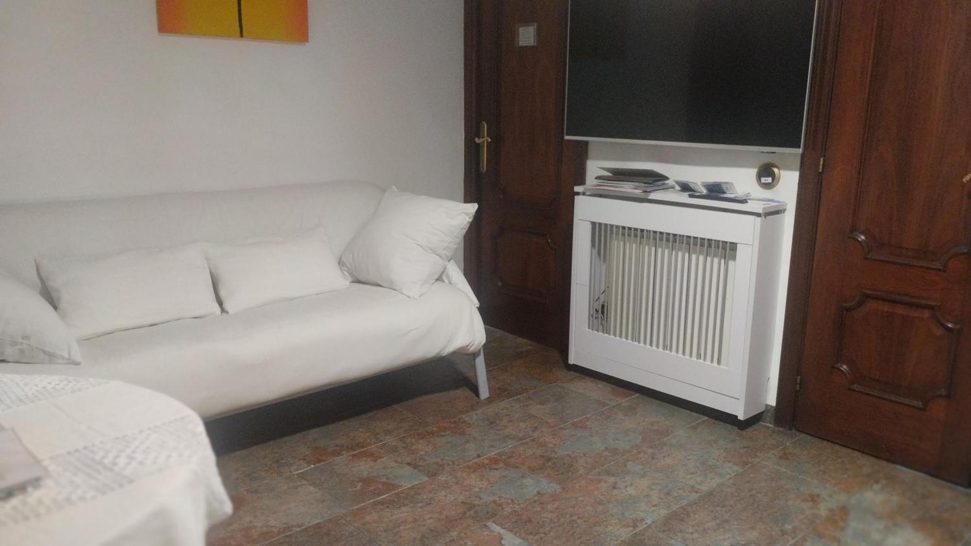 Habitaciones Individuales En Apartamento Madrid Buitenkant foto