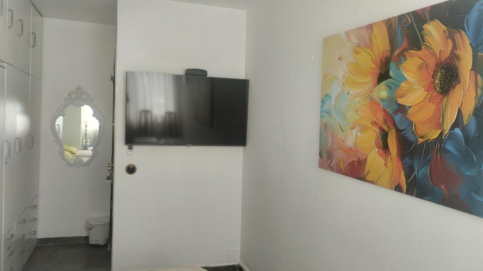 Habitaciones Individuales En Apartamento Madrid Buitenkant foto